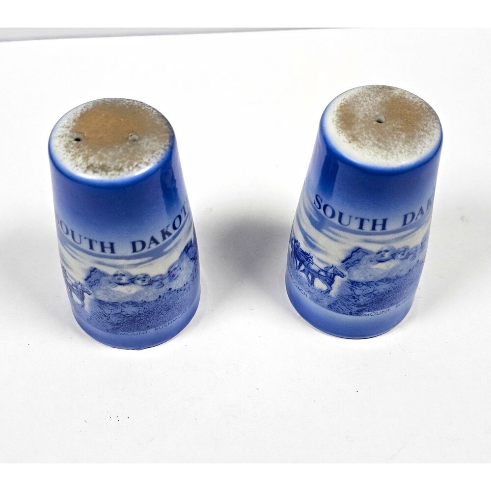 South Dakota Mount Rushmore Salt Pepper Shakers Blue White Ceramic Japan